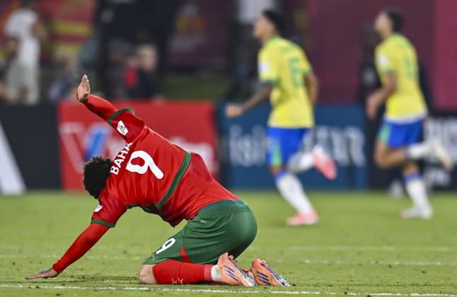Morocco v Brazil : Quarter-final- FIFA U-17 World Cup Qatar 2025 Ziyad Baha of Morocco looks dejected after the FIFA U-17 World Cup Qatar 2025 Quarter-final match between Morocco and Brazil in Doha, Qatar, on November 21, 2025. DOHA Qatar Copyright: xNOUSHADxTHEKKAYILx