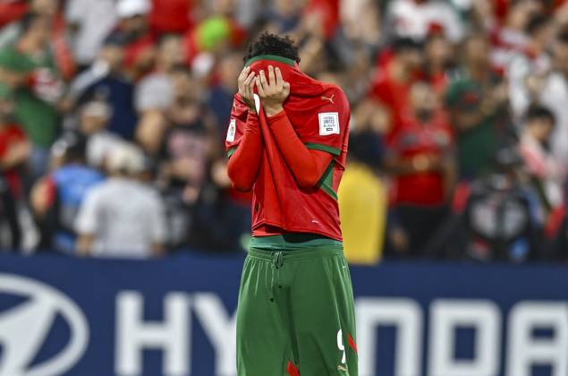 Morocco v Brazil : Quarter-final- FIFA U-17 World Cup Qatar 2025 Ziyad Baha of Morocco looks dejected after the FIFA U-17 World Cup Qatar 2025 Quarter-final match between Morocco and Brazil in Doha, Qatar, on November 21, 2025. DOHA Qatar Copyright: xNOUSHADxTHEKKAYILx