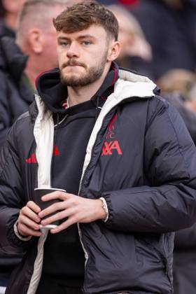 Football - FA Premier League - Liverpool FC v Nottingham Forest FC LIVERPOOL, ENGLAND - Saturday, November 22, 2025: Liverpool s Conor Bradley before the FA Premier League match between Liverpool FC and Nottingham Forest FC at Anfield. (Photo by David Rawcliffe Propaganda) LIVERPOOL Anfield MERSEYSIDE ENGLAND Copyright: xDavidxRawcliffex P2025-11-22-Liverpool_Nottingham_Forest-10