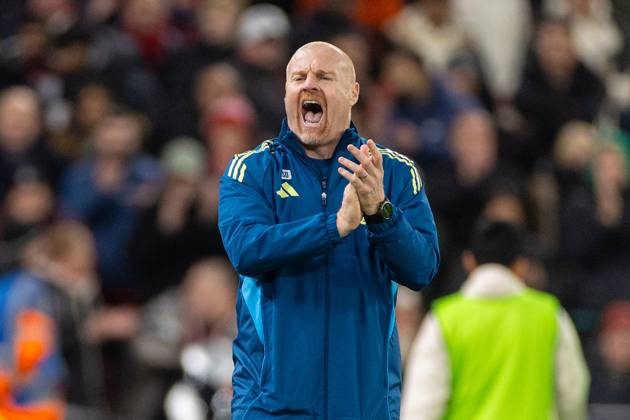 Football - FA Premier League - Liverpool FC v Nottingham Forest FC LIVERPOOL, ENGLAND - Saturday, November 22, 2025: Nottingham Forest s head coach Sean Dyche during the FA Premier League match between Liverpool FC and Nottingham Forest FC at Anfield. (Photo by David Rawcliffe Propaganda) LIVERPOOL Anfield MERSEYSIDE ENGLAND Copyright: xDavidxRawcliffex P2025-11-22-Liverpool_Nottingham_Forest-58
