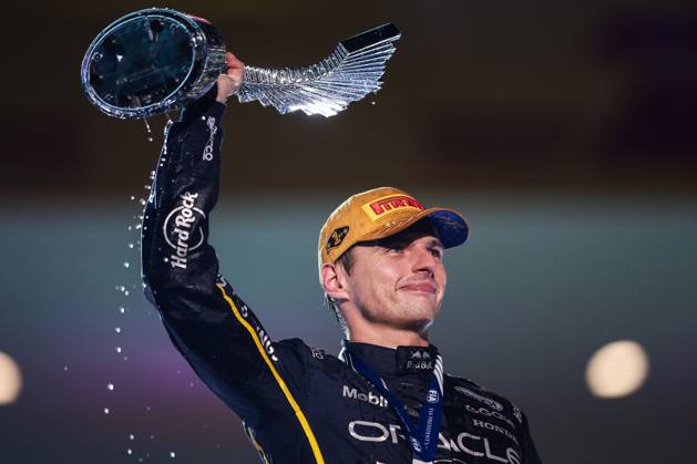 F1 - LAS VEGAS GRAND PRIX 2025 VERSTAPPEN Max (ned), Red Bull Racing RB21, portrait podium celebration with Moet and Chandon during the 2025 Formula 1 Las Vegas Grand Prix, 22th round of the 2025 FIA Formula One World Championship, WM, Weltmeisterschaft from November 21 to 23, 2025 on the Las Vegas Strip Circuit, in Paradise, Nevada, United States of America - ParadiseUnited States  Copyright: xEricxAlonsox