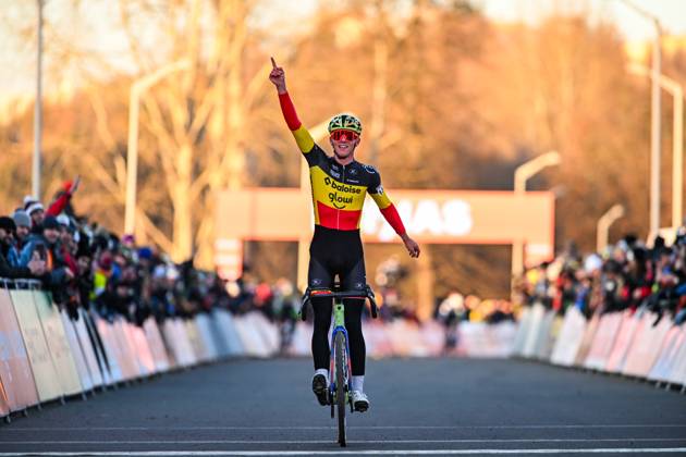 Belgian Thibau Nys celebrates as he crosses the finish line to win the men elite race at the World Cup cyclocross cycling event in Tabor, Czech Republic, stage 1 (out of 12) of the UCI World Cup cyclocross competition, Sunday 23 November 2025. DAVIDxPINTENS x143656439x