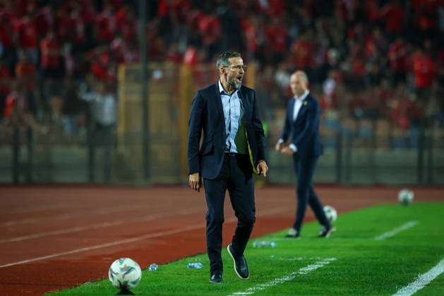 Al Ahly FC v JS Kabylie - CAF Champions League Coach Josef Zinnbauer of JS Kabylie is present during the CAF Champions League match between Al Ahly FC and JS Kabylie at Cairo International Stadium in Cairo, Egypt, on November 22, 2025. Cairo Egypt  Copyright: xAymanxArefx originalFilename:aref-notitle251122_np3oa.jpg