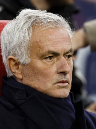 AMSTERDAM - SL Benfica coach Jose Mourinho during the Champions League match between AFC Ajax and SL Benfica at the Johan Cruijff ArenA on November 25, 2025, in Amsterdam, Netherlands. ANP HOLLANDSE HOOGTE MAURICE VAN STEEN UEFA Champions League Matchday 5 2025-2026 xVIxANPxSportx xMauricexvanxSteenxIVx 543050674 originalFilename: 543050674