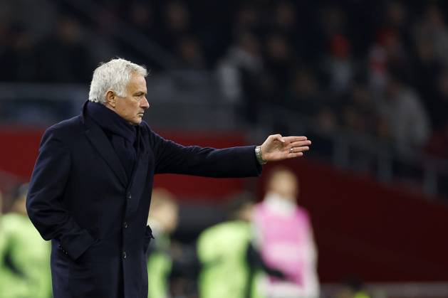 AMSTERDAM - SL Benfica coach Jose Mourinho during the Champions League match between AFC Ajax and SL Benfica at the Johan Cruijff ArenA on November 25, 2025, in Amsterdam, Netherlands. ANP HOLLANDSE HOOGTE MAURICE VAN STEEN UEFA Champions League Matchday 5 2025-2026 xVIxANPxSportx xMauricexvanxSteenxIVx 543065907 originalFilename: 543065907