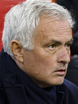AMSTERDAM - SL Benfica coach Jose Mourinho during the Champions League match between AFC Ajax and SL Benfica at the Johan Cruijff ArenA on November 25, 2025, in Amsterdam, Netherlands. ANP HOLLANDSE HOOGTE MAURICE VAN STEEN UEFA Champions League Matchday 5 2025-2026 xVIxANPxSportx xMauricexvanxSteenxIVx 543123992 originalFilename: 543123992