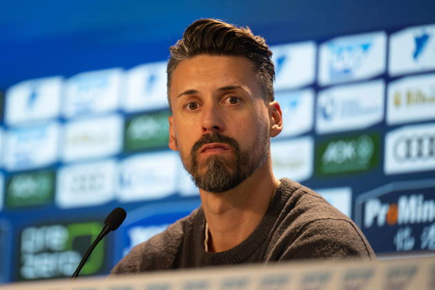 Pressekonferenz nach den Spiel, Sandro Wagner (FC Augsburg, Cheftrainer, Trainer) GER, TSG 1899 Hoffenheim vs. FC Augsburg, Fussball, Herren, 1. Bundesliga, 12. Spieltag, Spielzeit 2025 2026, 29.11.2025, DFL DFB REGULATIONS PROHIBIT ANY USE OF PHOTOGRAPHS AS IMAGE SEQUENCES AND OR QUASI-VIDEO, GER, TSG 1899 Hoffenheim vs. FC Augsburg, Fussball, Herren, 1. Bundesliga, 12. Spieltag, Spielzeit 2025 2026, 29.11.2025 Sinsheim Copyright: xEibner-Pressefoto WolfgangxFrankx EP_WFK