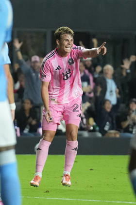 FT. LAUDERDALE, FL - NOVEMBER 29: Inter Miami forward Mateo Silvetti (24) celebrates after a goal during the MLS, Fussball Herren, USA Eastern Conference finals between New York FC and Inter Miami CF on Saturday, November 29, 2025 at Chase Stadium in Fort Lauderdale, FL (Photo by Peter Joneleit Icon Sportswire) SOCCER: NOV 29 MLS Cup Playoffs Inter Miami CF vs NYC FC EDITORIAL USE ONLY Icon251129082