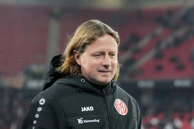 Bo Henriksen (1. FSV Mainz 05, Cheftrainer) , Deutschland, Fussball, 1. Bundesliga, 12.Spieltag, 2025 2026, SC Freiburg vs. 1. FSV Mainz 05, 30.11.2025, Europa-Park Stadion, Freiburg, Deutschland DFL REGULATIONS PROHIBIT ANY USE OF PHOTOGRAPHS AS IMAGE SEQUENCES AND OR QUASI-VIDEO. Freiburg Europa-Park Stadion Baden-Württemberg Deutschland Copyright: xArnexAmbergx