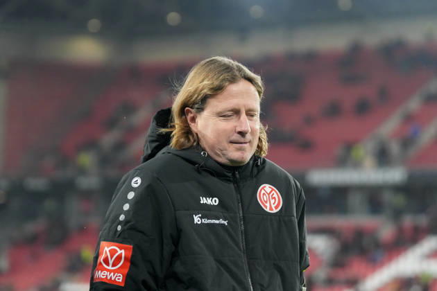 Bo Henriksen (1. FSV Mainz 05, Cheftrainer) , Deutschland, Fussball, 1. Bundesliga, 12.Spieltag, 2025 2026, SC Freiburg vs. 1. FSV Mainz 05, 30.11.2025, Europa-Park Stadion, Freiburg, Deutschland DFL REGULATIONS PROHIBIT ANY USE OF PHOTOGRAPHS AS IMAGE SEQUENCES AND OR QUASI-VIDEO. Freiburg Europa-Park Stadion Baden-Württemberg Deutschland Copyright: xArnexAmbergx