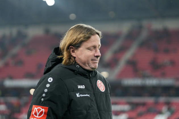 Bo Henriksen (1. FSV Mainz 05, Cheftrainer) , Deutschland, Fussball, 1. Bundesliga, 12.Spieltag, 2025 2026, SC Freiburg vs. 1. FSV Mainz 05, 30.11.2025, Europa-Park Stadion, Freiburg, Deutschland DFL REGULATIONS PROHIBIT ANY USE OF PHOTOGRAPHS AS IMAGE SEQUENCES AND OR QUASI-VIDEO. Freiburg Europa-Park Stadion Baden-Württemberg Deutschland Copyright: xArnexAmbergx