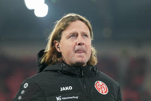 Bo Henriksen (1. FSV Mainz 05, Cheftrainer) , Deutschland, Fussball, 1. Bundesliga, 12.Spieltag, 2025 2026, SC Freiburg vs. 1. FSV Mainz 05, 30.11.2025, Europa-Park Stadion, Freiburg, Deutschland DFL REGULATIONS PROHIBIT ANY USE OF PHOTOGRAPHS AS IMAGE SEQUENCES AND OR QUASI-VIDEO. Freiburg Europa-Park Stadion Baden-Württemberg Deutschland Copyright: xArnexAmbergx