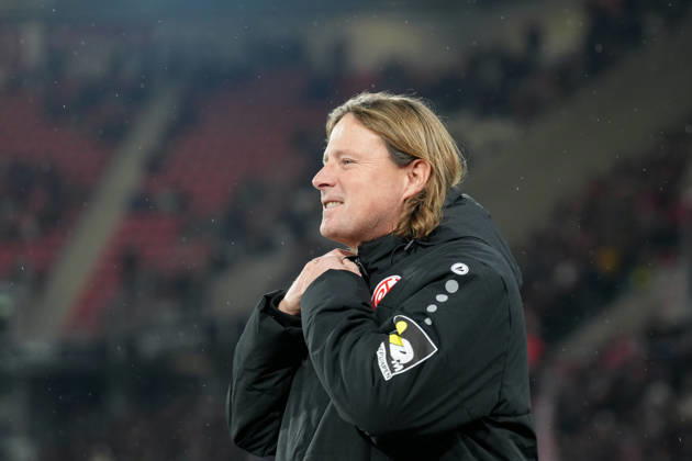 Bo Henriksen (1. FSV Mainz 05, Cheftrainer) , Deutschland, Fussball, 1. Bundesliga, 12.Spieltag, 2025 2026, SC Freiburg vs. 1. FSV Mainz 05, 30.11.2025, Europa-Park Stadion, Freiburg, Deutschland DFL REGULATIONS PROHIBIT ANY USE OF PHOTOGRAPHS AS IMAGE SEQUENCES AND OR QUASI-VIDEO. Freiburg Europa-Park Stadion Baden-Württemberg Deutschland Copyright: xArnexAmbergx