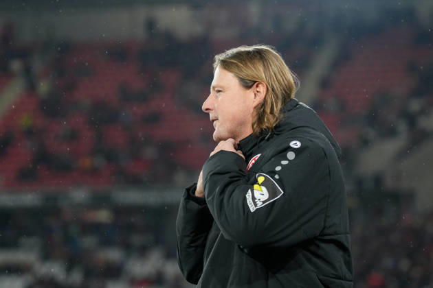 Bo Henriksen (1. FSV Mainz 05, Cheftrainer) , Deutschland, Fussball, 1. Bundesliga, 12.Spieltag, 2025 2026, SC Freiburg vs. 1. FSV Mainz 05, 30.11.2025, Europa-Park Stadion, Freiburg, Deutschland DFL REGULATIONS PROHIBIT ANY USE OF PHOTOGRAPHS AS IMAGE SEQUENCES AND OR QUASI-VIDEO. Freiburg Europa-Park Stadion Baden-Württemberg Deutschland Copyright: xArnexAmbergx