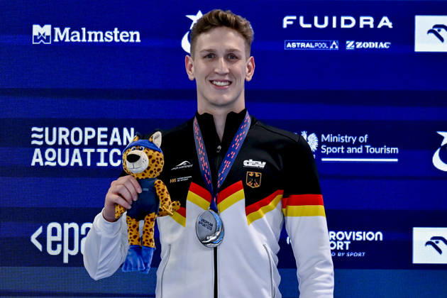 Lukas Martens of Germany celebrates after winning the silver medal in the 400m. Freestyle Men podium during the European Short Course Swimming Championships at Aqua Lublin in Lublin (Poland), December 2, 2025 Photo Andrea Masini Deepbluemedia Insidefoto AndreaxMasini