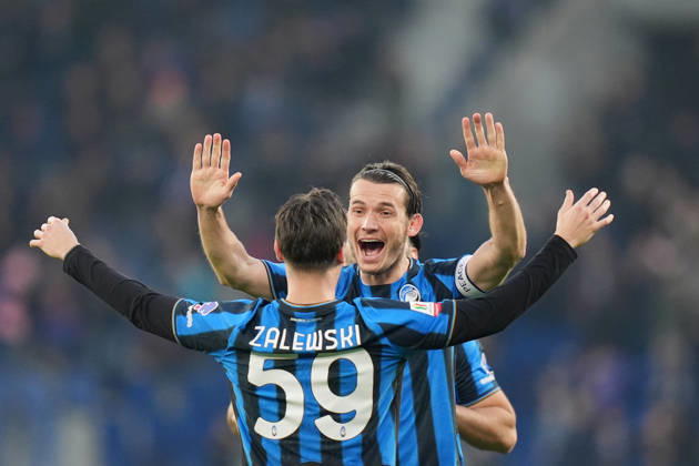 Atalanta™s Marten de Roon celebrates after scoring 2-0 during the Frecciarossa Italian Cup 2025 2026 soccer match between Atalanta and Genoa at New Balance Arena in Bergamo , North Italy , Wednesday , December 03 , 2025. - Soccer Copyright: xSpada LaPressex