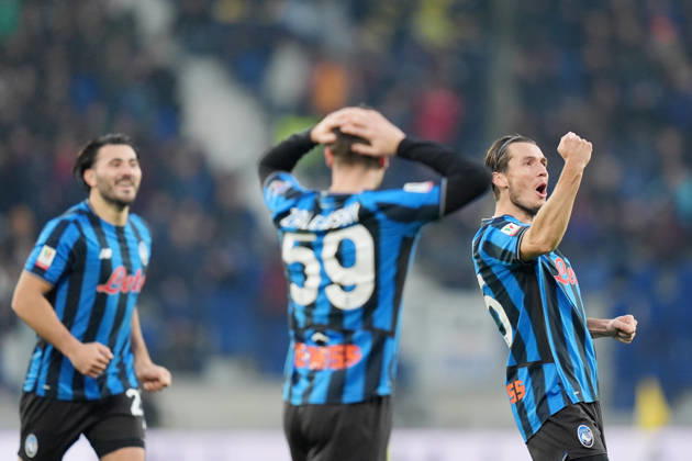 Atalanta™s Marten de Roon celebrates after scoring 2-0 during the Frecciarossa Italian Cup 2025 2026 soccer match between Atalanta and Genoa at New Balance Arena in Bergamo , North Italy , Wednesday , December 03 , 2025. - Soccer Copyright: xSpadai LaPressex