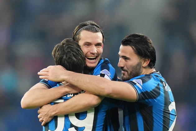 Atalanta™s Marten de Roon celebrates after scoring 2-0 during the Frecciarossa Italian Cup 2025 2026 soccer match between Atalanta and Genoa at New Balance Arena in Bergamo , North Italy , Wednesday , December 03 , 2025. - Soccer Copyright: xSpada LaPressex