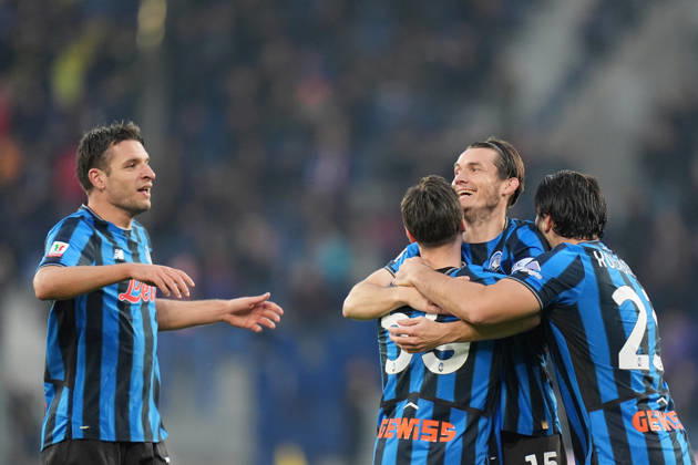 Atalanta™s Marten de Roon celebrates after scoring 2-0 during the Frecciarossa Italian Cup 2025 2026 soccer match between Atalanta and Genoa at New Balance Arena in Bergamo , North Italy , Wednesday , December 03 , 2025. - Soccer Copyright: xSpada LaPressex
