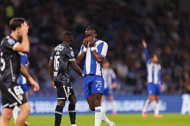 Yann Karamoh and Beni Mukendi seen during Taca Da Liga 25 26 quarterfinal between teams of FC Porto and Vitoria SC (Bernardo Benjamim Ball Raw Images) Porto Estadio do Dragao Portugal Copyright: xBernardoxBenjamimx bernardobenjamim_porto_vitoria_tacadaliga_2526-33