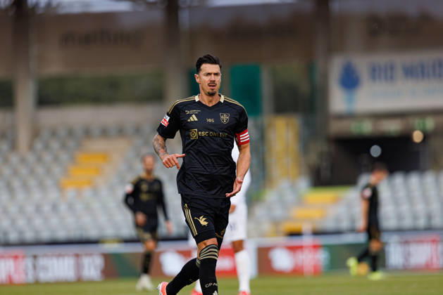 Jose Fonte seen during Liga Portugal game between teams of Casa Pia and FC Alverca at Estadio Municipal Rio Maior (Maciej Rogowski Ball Raw Images) Rio Maior Estadio Municipal Rio Maior Portugal Copyright: xMaciejxRogowskix maciejrogowski_casapia_alverca_2526-268