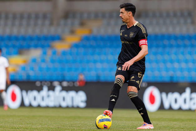 Jose Fonte seen during Liga Portugal game between teams of Casa Pia and FC Alverca at Estadio Municipal Rio Maior (Maciej Rogowski Ball Raw Images) Rio Maior Estadio Municipal Rio Maior Portugal Copyright: xMaciejxRogowskix maciejrogowski_casapia_alverca_2526-280