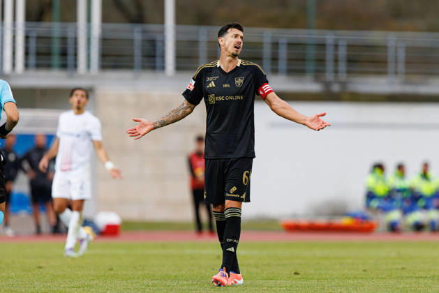 Jose Fonte seen during Liga Portugal game between teams of Casa Pia and FC Alverca at Estadio Municipal Rio Maior (Maciej Rogowski Ball Raw Images) Rio Maior Estadio Municipal Rio Maior Portugal Copyright: xMaciejxRogowskix maciejrogowski_casapia_alverca_2526-327