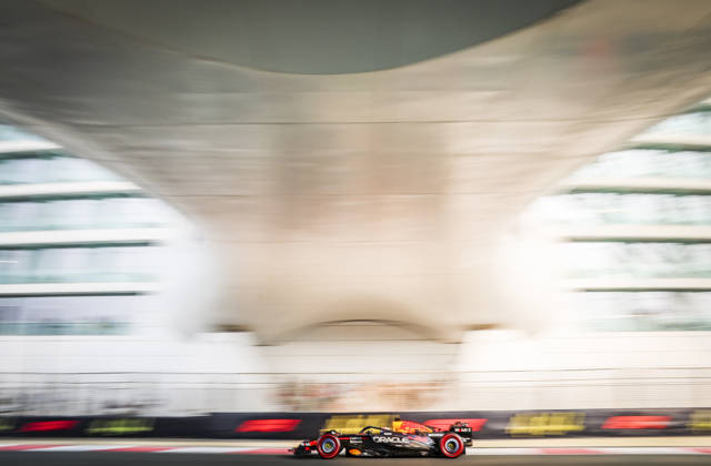 FORMULA ONE ABU DHABI GRAND PRIX 2025 Max Verstappen 1 (NED), Oracle Red Bull Racing RB21 during the Formula One Etihad Airways Abu Dhabi Grand Prix 2025 Practice 3 session at the Yas Marina Circuit, Yas Island, United Arab Emirates on 6 December 2025 Credit: Phil Duncan Every Second Media Editorial use only. All images are copyright Every Second Media Limited. No images may be reproduced without prior permission. Copyright: xIMAGO EveryxSecondxMediax ESM-1693-0008 PhilxDuncanx xEveryxSecondxMediax