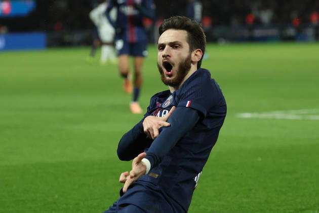FBL-FRA-LIGUE1-Paris Saint Germain - Stade Rennes Khvicha Kvaratskhelia (Paris Saint-Germain) celebrate the goal during the French L1 football match between Paris Saint-Germain (PSG) an Stade Rennes at Parc des Princes Paris ,France, on December 06, 2025. Copyright: JoaquimxFerreira