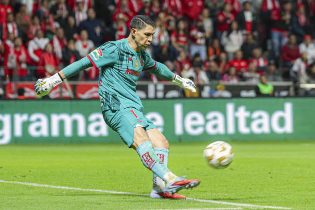 LIGA BBVA MX 2025 LIGA BBVA MX 2025 TOLUCA VS RAYADOS MONTERREY 06122025 TOLUCA, ESTADO DE MEXICO, MEXICO. Action photo of Hugo Gonzalez, goalkeeper of Diablos Rojos del Toluca, during semifinal game of the Torneo de Apertura 2025 of the BBVA Liga MX, held at the Estadio Nemesio Diez of Toluca, Estado de Mexico against Rayados Monterrey. Foto de accion de Hugo Gonzalez, portero de los Diablos Rojos del Toluca, durante juego semifinal del Torneo Apertura 2025 de la Liga BBVA MX, celebrado en el estadio Nemesio Diez de Toluca, Estado de Mexico en contra de Rayados Monterrey. IMAGENSHOP AGENCIA FOTOGRAFIC TOLUCA ESTADO DE MEXICO MEXICO Copyright: xIMAGENSHOPxAGENCIAxFOTOGRAFICAx