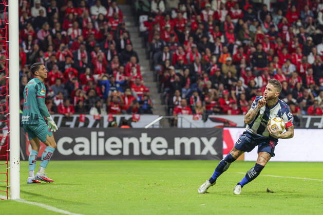 LIGA BBVA MX 2025 LIGA BBVA MX 2025 TOLUCA VS RAYADOS MONTERREY 06122025 TOLUCA, ESTADO DE MEXICO, MEXICO. Action photo of Sergio Ramos (93) of Rayados Monterrey, during semifinal game of the Torneo de Apertura 2025 of the BBVA Liga MX, held at the Estadio Nemesio Diez of Toluca, Estado de Mexico against Diablos Rojos del Toluca. Foto de accion de Sergio Ramos (93) de Rayados Monterrey, durante juego semifinal del Torneo Apertura 2025 de la Liga BBVA MX, celebrado en el estadio Nemesio Diez de Toluca, Estado de Mexico en contra de Diablos Rojos del Toluca. IMAGENSHOP AGENCIA FOTOGRAFICA TOLUCA ESTADO DE MEXICO MEXICO Copyright: xIMAGENSHOPxAGENCIAxFOTOGRAFICAx