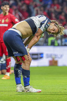 LIGA BBVA MX 2025 LIGA BBVA MX 2025 TOLUCA VS RAYADOS MONTERREY 06122025 TOLUCA, ESTADO DE MEXICO, MEXICO. Action photo of Sergio Canales (10) of Rayados Monterrey, during semifinal game of the Torneo de Apertura 2025 of the BBVA Liga MX, held at the Estadio Nemesio Diez of Toluca, Estado de Mexico against Diablos Rojos del Toluca. Foto de accion de Sergio Canales (10) de Rayados Monterrey, durante juego semifinal del Torneo Apertura 2025 de la Liga BBVA MX, celebrado en el estadio Nemesio Diez de Toluca, Estado de Mexico en contra de Diablos Rojos del Toluca. IMAGENSHOP AGENCIA FOTOGRAFICA TOLUCA ESTADO DE MEXICO MEXICO Copyright: xIMAGENSHOPxAGENCIAxFOTOGRAFICAx