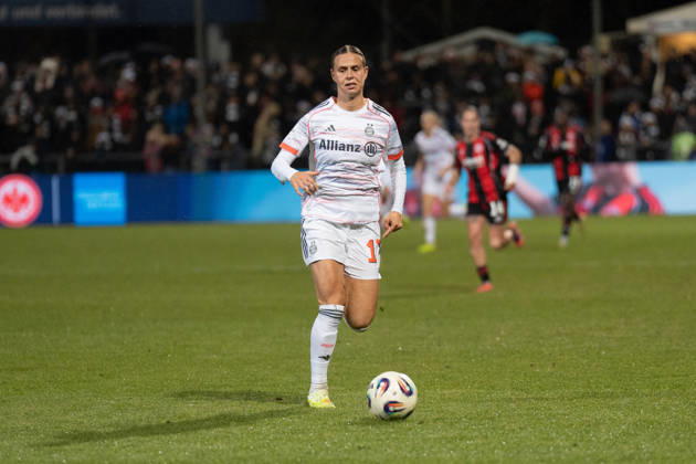 07.12.2025, xhfmx, Fussball Google Pixel Frauen-Bundesliga, Eintracht Frankfurt - FC Bayern Klara Bühl (FC Bayern München, 17) (DFL DFB REGULATIONS PROHIBIT ANY USE OF PHOTOGRAPHS as IMAGE SEQUENCES and or QUASI-VIDEO) Frankfurt am Main
