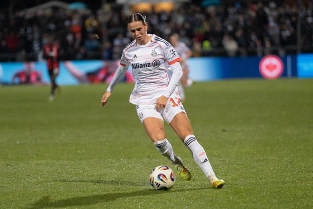 07.12.2025, xhfmx, Fussball Google Pixel Frauen-Bundesliga, Eintracht Frankfurt - FC Bayern Klara Bühl (FC Bayern München, 17) (DFL DFB REGULATIONS PROHIBIT ANY USE OF PHOTOGRAPHS as IMAGE SEQUENCES and or QUASI-VIDEO) Frankfurt am Main