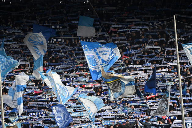 Stimmung bei den VfL Bochum Fans 06.12.2025, Fussball 2. Bundesliga, Saison 2025 2026, 15. Spieltag, VfL Bochum - Arminia Bielefeld 1:0 DFL regulations prohibit any use of photographs as image sequences and or quasi-video Bochum Vonovia Ruhrstadion Nordrhein Westfalen Deutschland