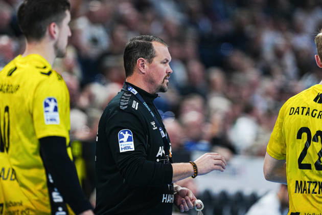 Mischa Kaufmann (TVB Stuttgart, Trainer) GER, THW Kiel vs. TVB Stuttgart, Handball, 1. Bundesliga, Spieltag 16, Saison 2025 2026, 10.12.2025 GER, THW Kiel vs. TVB Stuttgart, Handball, 1. Bundesliga, Spieltag 16, Saison 2025 2026, 10.12.2025 Kiel Copyright: xEibner-Pressefoto MarcelxvonxFehrnx EP_MFN