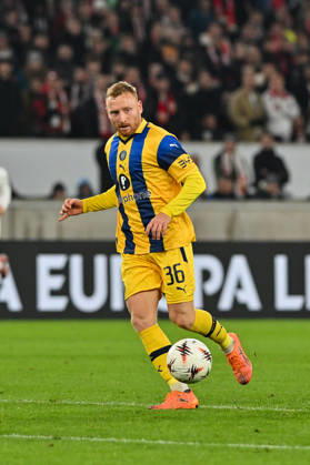 Europa League; VfB Stuttgart - Maccabi Tel Aviv; 11.12.2025 STUTTGART, GERMANY - 11. DECEMBER: am Ball Ido SHAHAR (Maccabi Tel Aviv 36) während dem Match zwischen dem VfB Stuttgart und Maccabi Tel Aviv am 6. Spieltag der UEFA Europa League Ligaphase in der MHP Arena Copyright: xBEAUTIFULxSPORTS Goldbergx