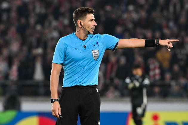 Europa League; VfB Stuttgart - Maccabi Tel Aviv; 11.12.2025 STUTTGART, GERMANY - 11. DECEMBER: im Bild Referee Marian BARBU Einzelfoto Freisteller während dem Match zwischen dem VfB Stuttgart und Maccabi Tel Aviv am 6. Spieltag der UEFA Europa League Ligaphase in der MHP Arena