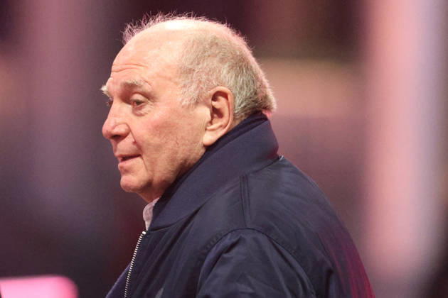 Ehrenpräsident, Uli Hoeneß (FCB) am Stadion, Porträt, Portrait, Fussball FC Bayern München - Sporting Lissabon UEFA Champions League 09.12.2025 Allianz Arena FOTO: Mladen Lackovic LakoPress