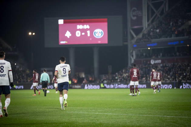 FOOTBALL: Ligue 1 FC Metz vs Paris Saint Germanin (PSG) - 13 12 2025 Stade Saint-Symphorien. Metz - France Joie des joueurs de l equipe de Paris Saint Germain (PSG) apres le but de Goncalo Ramos 9 (PSG) Copyright: xElyxandroxCEGARRAx