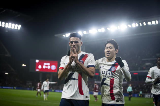 FOOTBALL: Ligue 1 FC Metz vs Paris Saint Germanin (PSG) - 13 12 2025 Stade Saint-Symphorien. Metz - France Joie des joueurs de l equipe de Paris Saint Germain (PSG) apres le but de Goncalo Ramos 9 (PSG) Kang-in Lee 19 (PSG) Copyright: xElyxandroxCEGARRAx