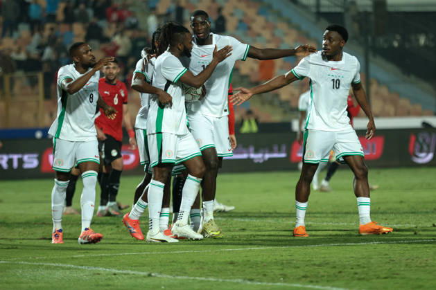 Egypt v Nigeria - International Friendly, Länderspiel, Nationalmannschaft In Cairo, Egypt, on December 16, 2025, Nigeria s players celebrate scoring their first goal with teammates. cairo Egypt Copyright: xAbeerxAhmedx originalFilename:hamed-notitle251217_np4yR