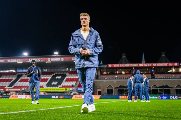 ROTTERDAM , 17-12-2025 , Sparta stadium ˜Het Kasteel™ , season 2025 2026 , Dutch KNVB Beker football , match between Excelsior Maasluis and Ajax , picture shows Ajax player Sean Steur Excelsior Maassluis - Ajax (cup)  x200242149x Copyright: