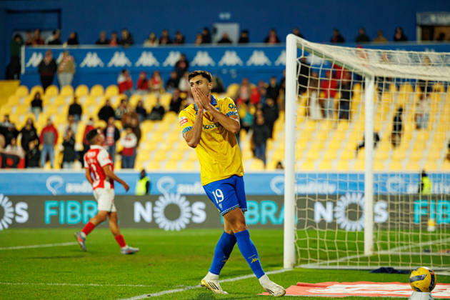Andre Lacxmicant seen during Liga Portugal game between teams of GD Estoril Praia and SC Braga at Estadio Antonio Coimbra da Mota (Maciej Rogowski Ball Raw Images) Estoril Estadio Antonio Coimbra da Mota Portugal Copyright: xMaciejxRogowskix maciejrogowski_estoril_braga_2526-288