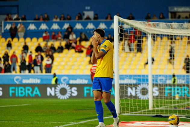 Andre Lacxmicant seen during Liga Portugal game between teams of GD Estoril Praia and SC Braga at Estadio Antonio Coimbra da Mota (Maciej Rogowski Ball Raw Images) Estoril Estadio Antonio Coimbra da Mota Portugal Copyright: xMaciejxRogowskix maciejrogowski_estoril_braga_2526-291