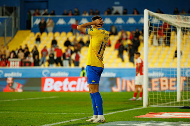 Andre Lacxmicant seen during Liga Portugal game between teams of GD Estoril Praia and SC Braga at Estadio Antonio Coimbra da Mota (Maciej Rogowski Ball Raw Images) Estoril Estadio Antonio Coimbra da Mota Portugal Copyright: xMaciejxRogowskix maciejrogowski_estoril_braga_2526-294