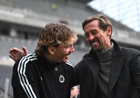 Nick Woltemade of Newcastle United (left) and Peter Crouch Newcastle United v Chelsea, Premier League, Football, St James Park, Newcastle, UK - 20 Dec 2025Newcastle St James Park United Kingdom EDITORIAL USE ONLY No use with unauthorised audio, video, data, fixture lists, club league logos or live services. Online in-match use limited to 120 images, no video emulation. No use in betting, games or single club league player publications. Copyright: xRichardxLee Shutterstockx 16148796h