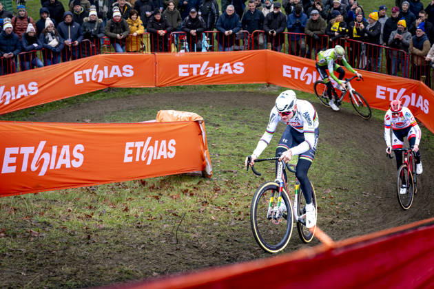 Mathieu van der Poel - ALPECIN-DECEUNINCK during the UCI Cyclo-cross World Cup 2025 in ANTWERPEN, Belgium on 20 december 2025, (photo by Marcel van Dorst EYE4images DeFodi Images) -