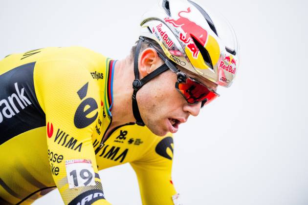 Belgian Wout van Aert pictured in action during the men s elite race of the World Cup cyclocross cycling event in Antwerp on Saturday 20 December 2025, the fifth stage (out of 12) of the UCI World Cup competition. JASPERxJACOBS x150374166x