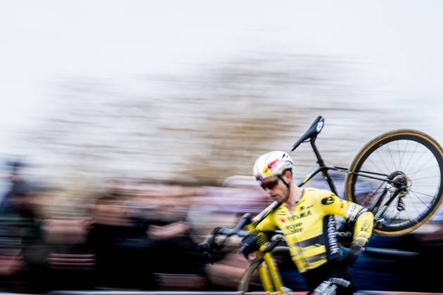 Belgian Wout van Aert pictured in action during the men s elite race of the World Cup cyclocross cycling event in Antwerp on Saturday 20 December 2025, the fifth stage (out of 12) of the UCI World Cup competition. JASPERxJACOBS x150374633x